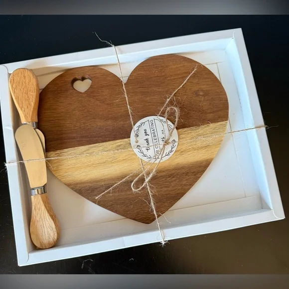 Heart-Shaped Bamboo Cheese Board Set, Charcuterie Board. - Picture 2 of 9